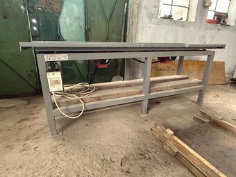 Predám vibracny stôl a formy na betónové ploty. - 3