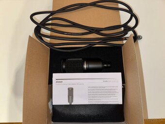 Focusrite 2i2 3rd Gen + Audio Technica AT2020 - 3