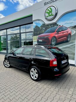 ŠKODA OCTAVIA COMBI 2,0 TDi 4x4 - 3