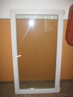 Plastové zánovné okno 2 x 1,5 m - 3