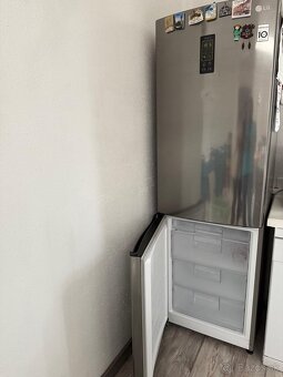 Chladnička LG 190/60/60 - 3