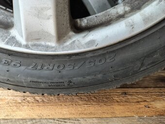 205/50 R17. - 3