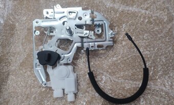 zadný zámok dverí RENAULT MASTER MOVANO   2010 -- - 3