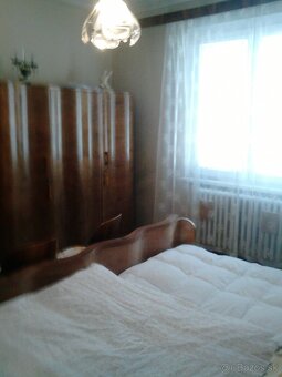 Starožitná orechová spálňa - 3