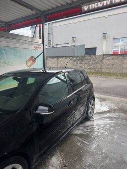 Predám Volkswagen Golf 5 GTI 2.0 tfsi 147kw - 3