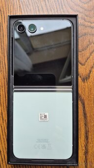 Samsung Z-Flip 5 256GB - 3