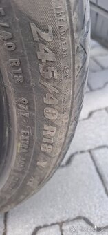 245 40 R18 - 3
