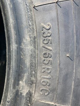 zimní pneu TOYO 235/65R16 C vzorek 7mm - 3
