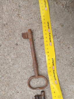 2 staré kľúče - 3