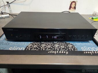 Yamaha CD-303 Top stav - 3