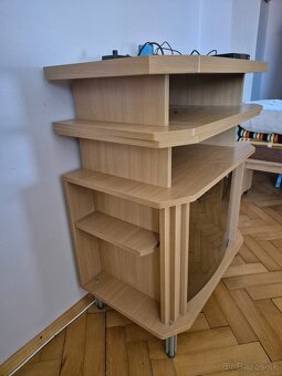 Stolík pod TV - 3