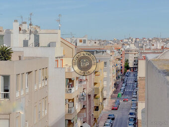 Apartmán 4+1 s terasou len 100 m od mora, Torrevieja-Španiel - 3