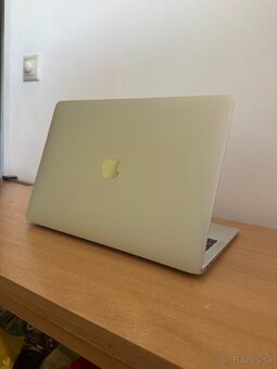 MacBook Air 2018 13’ palcový 256gb - 3