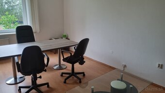 ID 3139 Prenájom: kancelárie 22 m2, 22 + 21,5 m2, širšie c - 3