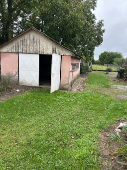 Na predaj: Rodinný dom s veľkým pozemkom v pokojnej lokalite - 3