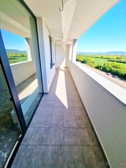 NOVOSTAVBA - PREDÁM 3 IZBOVÝ BYT S VEĽKOU LOGGIOU - 3