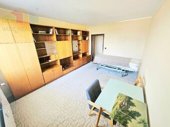 1 IZBOVÝ BYT BÁNOVCE NAD BEBRAVOU/ VEĹKOMETRÁŽNY / 42 m2/ BA - 3