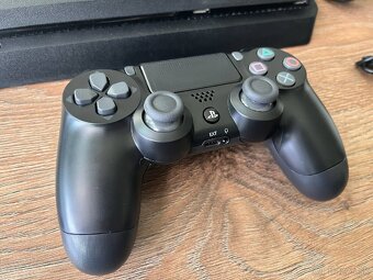 PS4 Slim - 3