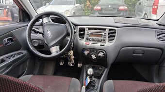 Kia Rio - 3