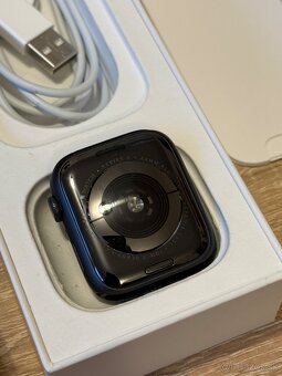 Apple watch 5 44mm 87 bateria - Pekný stav - 3