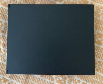 Xbox One X 1TB - 3