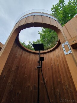 Záhradná sprcha ku saune z termodreva a panoramatickou streh - 3