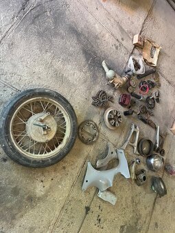 Reumaplech, Diely JAWA ČZ - 3