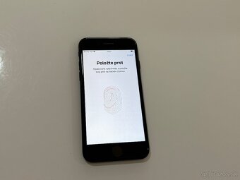 iPhone SE 2022 128GB Black stav NOVEHO - 3