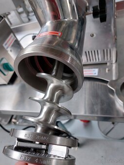 Mlynček na mäso 22 Mäsiarský vlček rezačka 22 " - 3