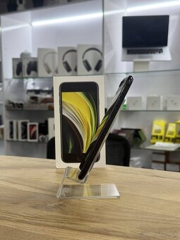 iPhone SE 2020 Black 64GB - 3