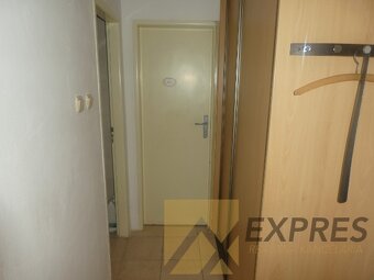 RK EXPRES - na predaj 2 izbový byt v Handlovej, ul. 1.mája. - 3