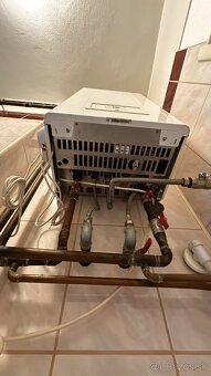 Predám plynový kotol Protherm Panther s termostatom SALUS - 3