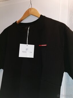 Na predaj čierne tričko Prada – veľkosť M/L - 3
