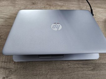 Predám HP elitebook 840 G3 14 palcový i5 procesor win 11 - 3