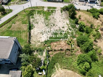 Na predaj stavebný pozemok 596m² alebo 1 185m² v obci Čechy - 3