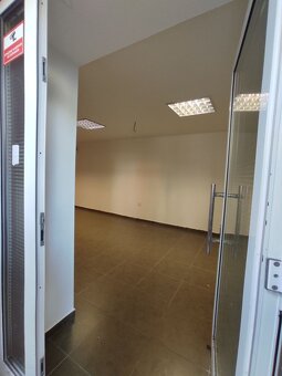 Obchodný priestor v blízkosti Miletičky na PREDAJ, RUŽINOV – - 3