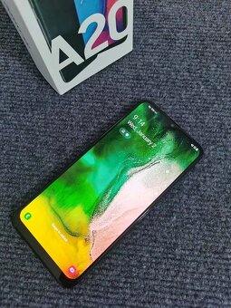 Samsung Galaxy A20 malo zachovalý - 3