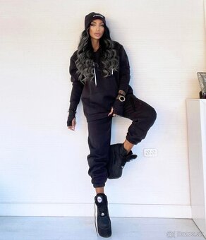 4 dielna damska cierna teplakova suprava s ciapkou NOVA - 3