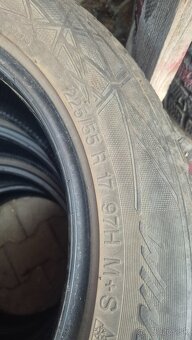 225/55R17  97H Vredestein - 3