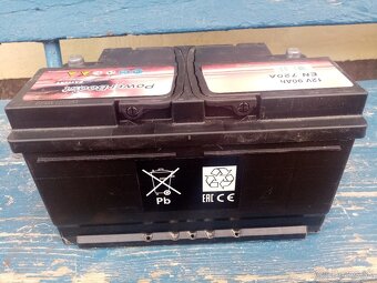 AUTOBATÉRIA - AKUMULÁTOR - Baterka ..----12v - - 3