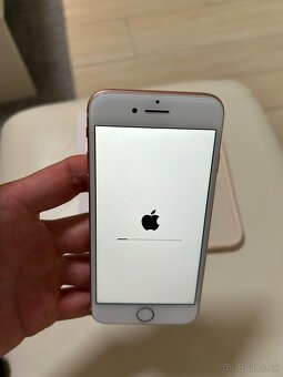 iPhone 8, 64 GB, gold - 3