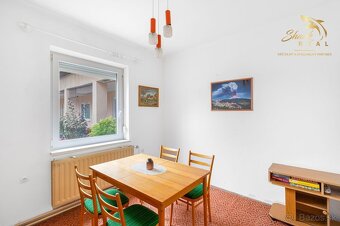 Priestranný 5-izbový dom s veľkým pozemkom v obci Iža - 3