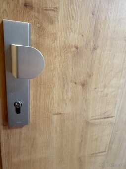 Predám protipožiarne vchodové dvere do bytu 80 ky ľavé - 3