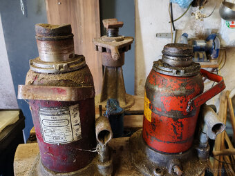 Hydraulický zdvihák 12t - 3