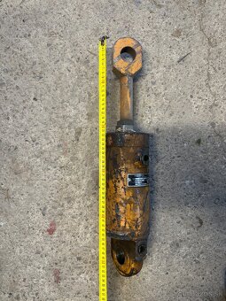 Hydraulicky piest - 3
