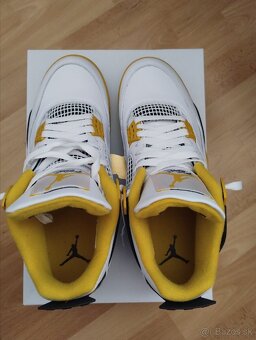 Jordan 4 vivid sulfur - 3