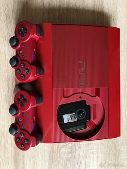PlayStation 3 Super Slim Garnet Red - 3