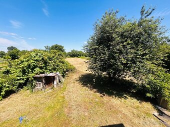 Exkluzivne na predaj starší dom s rovinatý pozemkom,Lastomir - 3