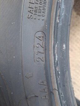 Zimne pneu 235/45r17 - 3