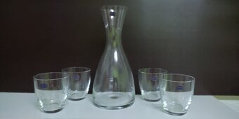 Nová karafa a štyri poháre za 7 eur - 3